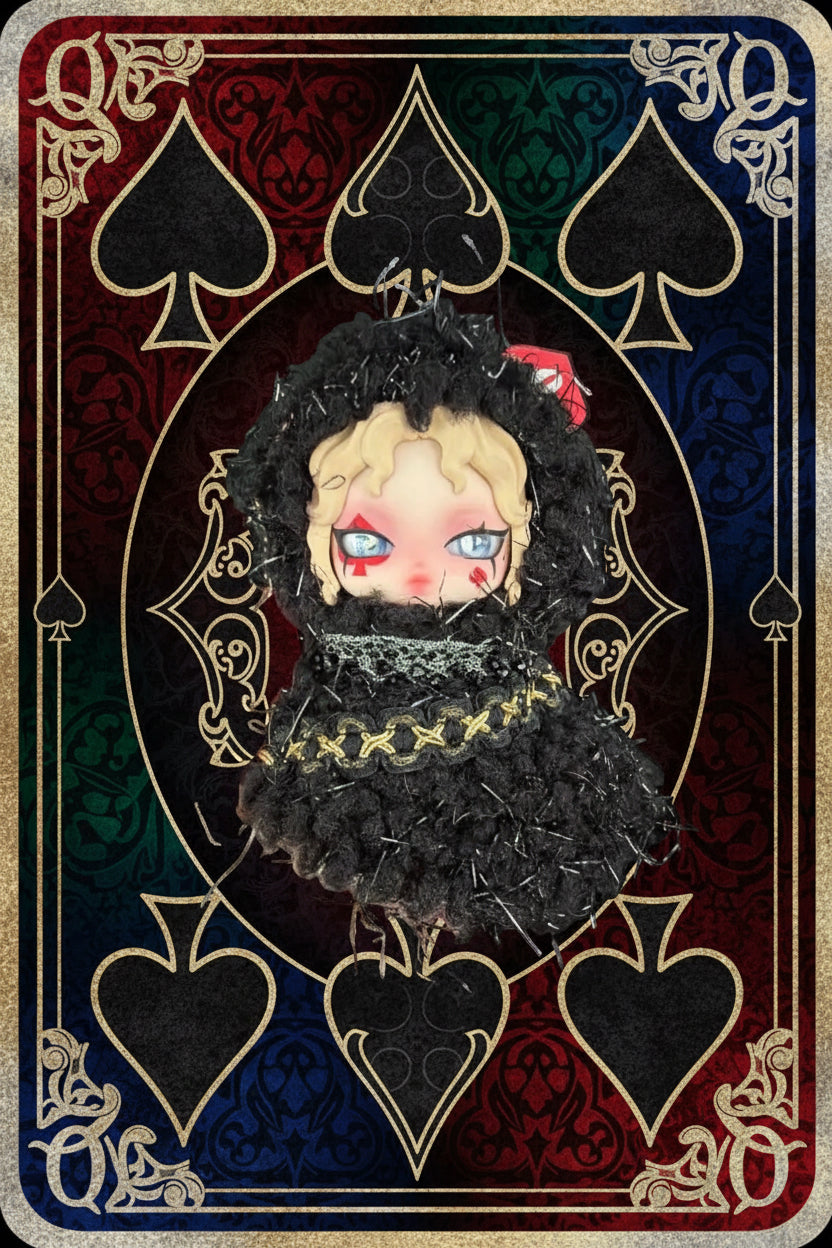 Yarn Minion - Queen of Cards